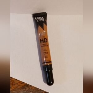 Pink Black Matte Ultra HD Cream Concealer